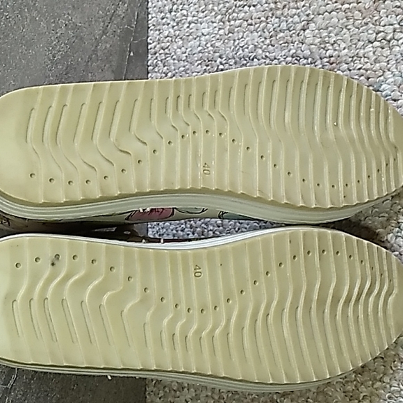 Goby Women's Vegan Hi-Top Floral Sneakers Shoes - Sz 10 NWOT - Picture 7 of 12